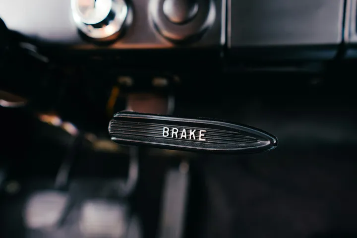 Rear Drum Brake Repair: Fix Squeaks & Handbrake Issues (Polo III)